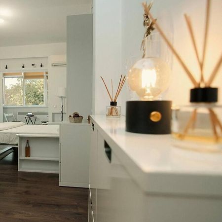 Oasis Studio Central City Bukarest Kültér fotó